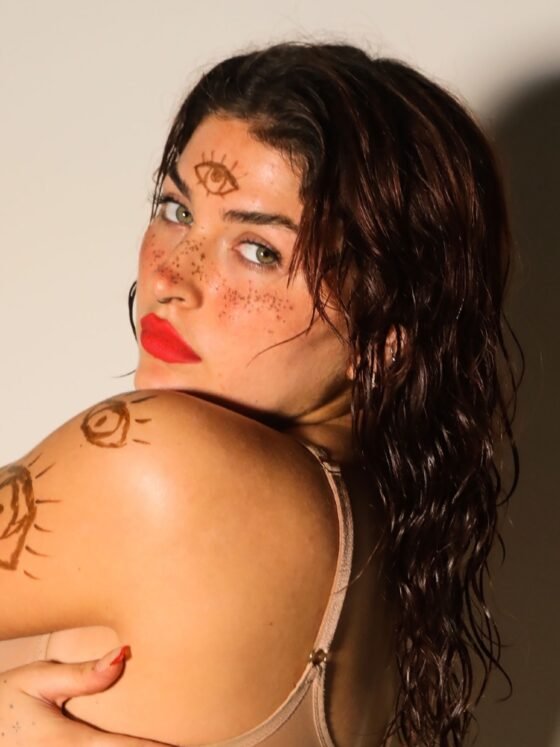 Emmy Meli Making Waves With New Single “I Am Woman”